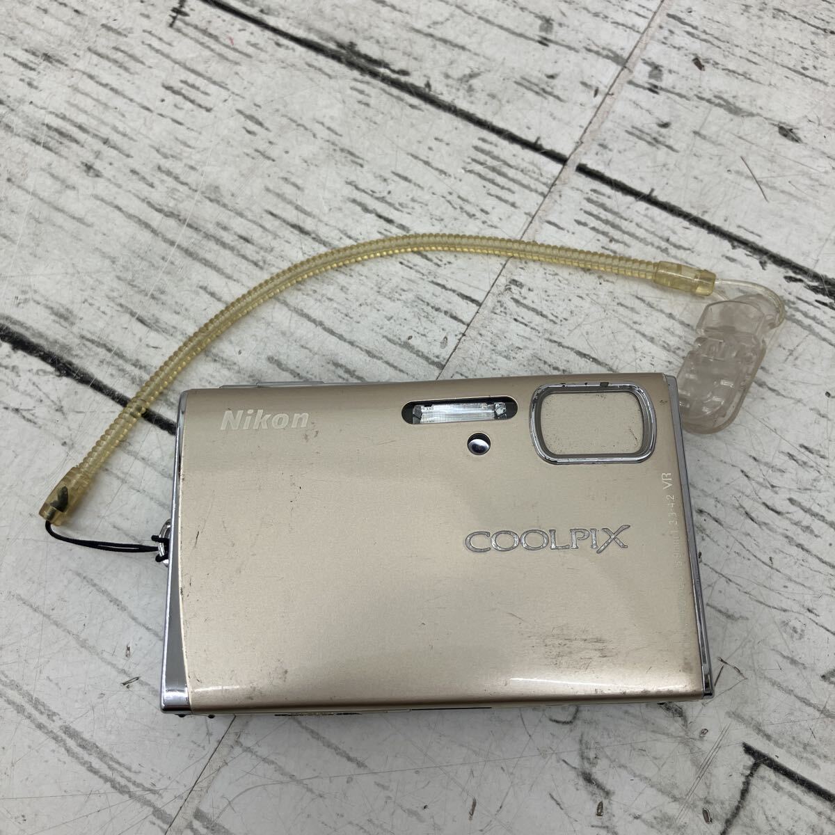 Nikon COOLPIX ニコン デジタルカメラ コンパクトデジタルカメラ デジカメ クールピクス ゴールドカラー 動作未確認【0】