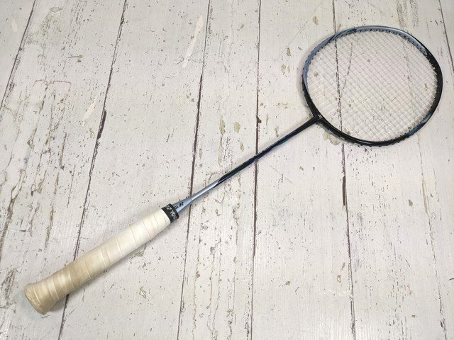 【6yt166】バドミントンラケット ヨネックス YONEX アストロクス 55 ASTROX 55 ライトシルバー◆w14♪