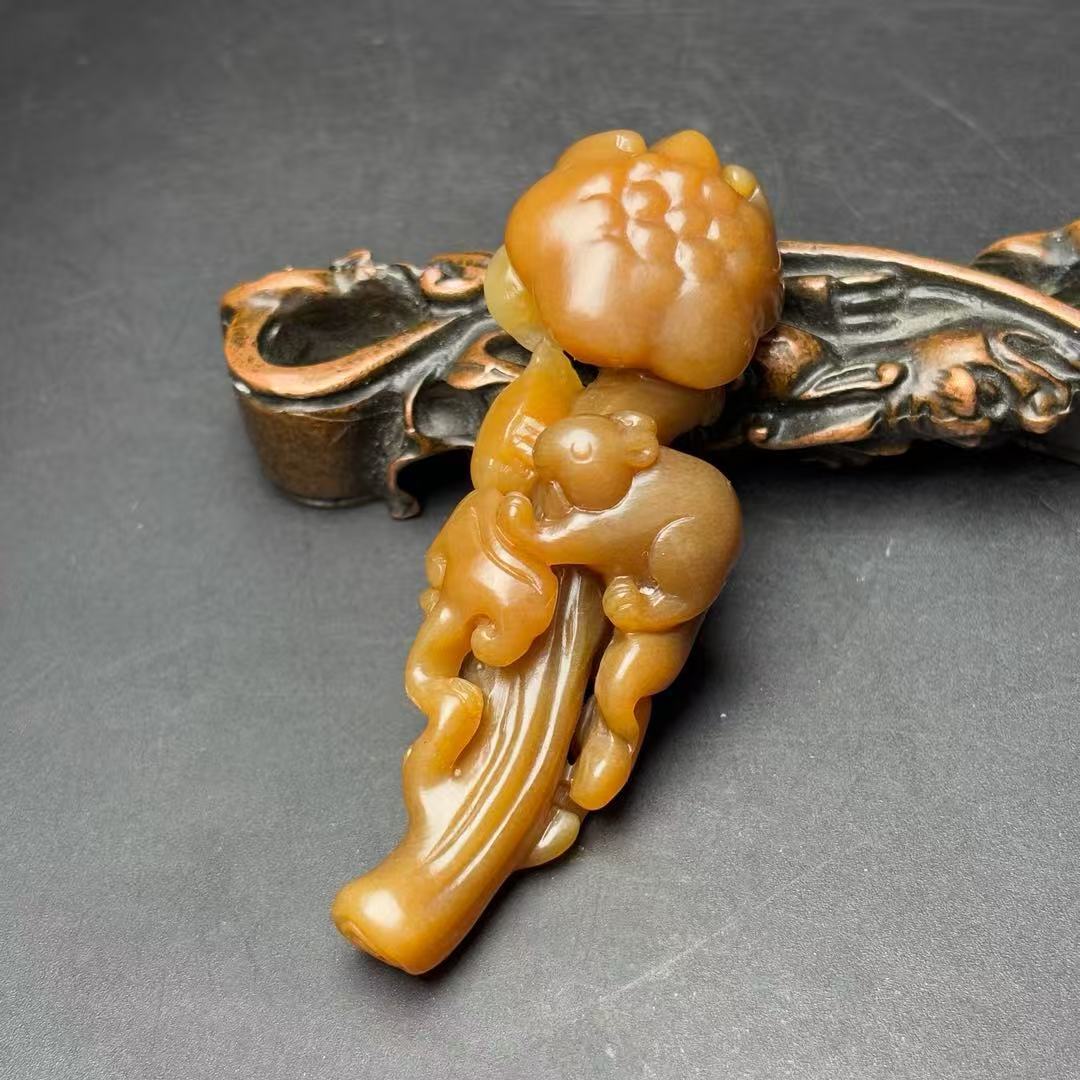【中古文化*天然全糖和田玉 立体透かし彫り 鼠如意蓮根掛手把 多子多福吉祥造形 一塊全糖料手仕上げ 伝世和玉 開運収蔵根付置物】