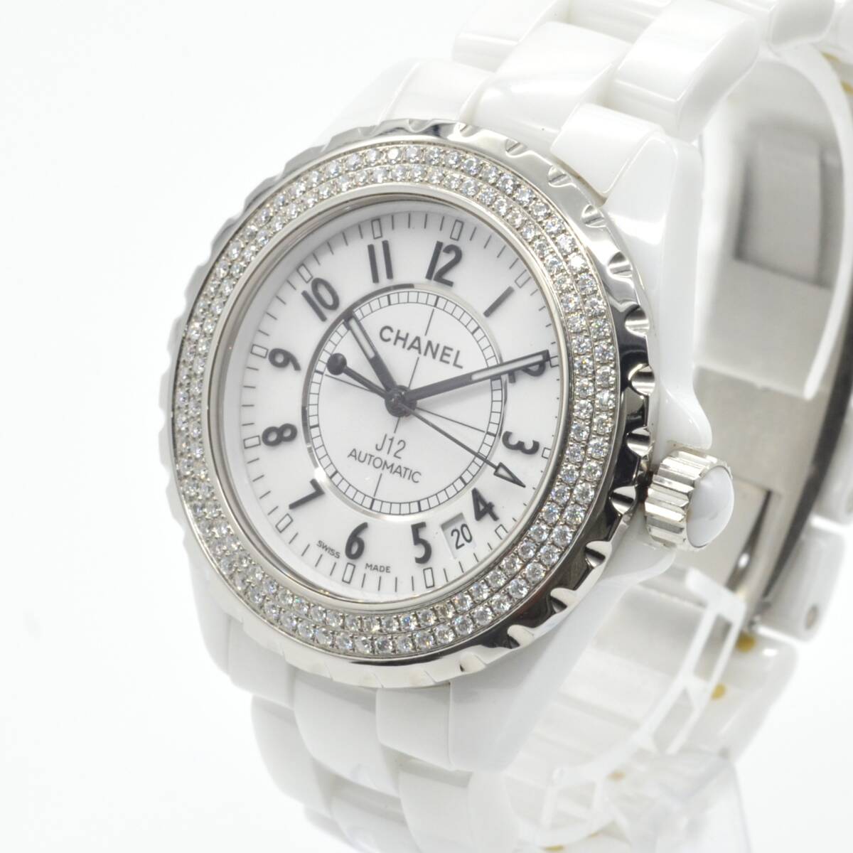 １ 円～稼働　A113-12679225A　CHANEL シャネル　 J12 　セミラック・ホワイト　 AT　デイト　ホ ワイト文字盤　レディース＆メンズ腕時計