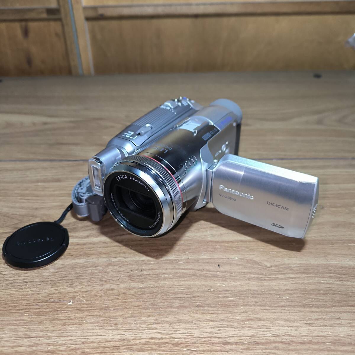 パナソニック NV-GS250 ビデオカメラ miniDV