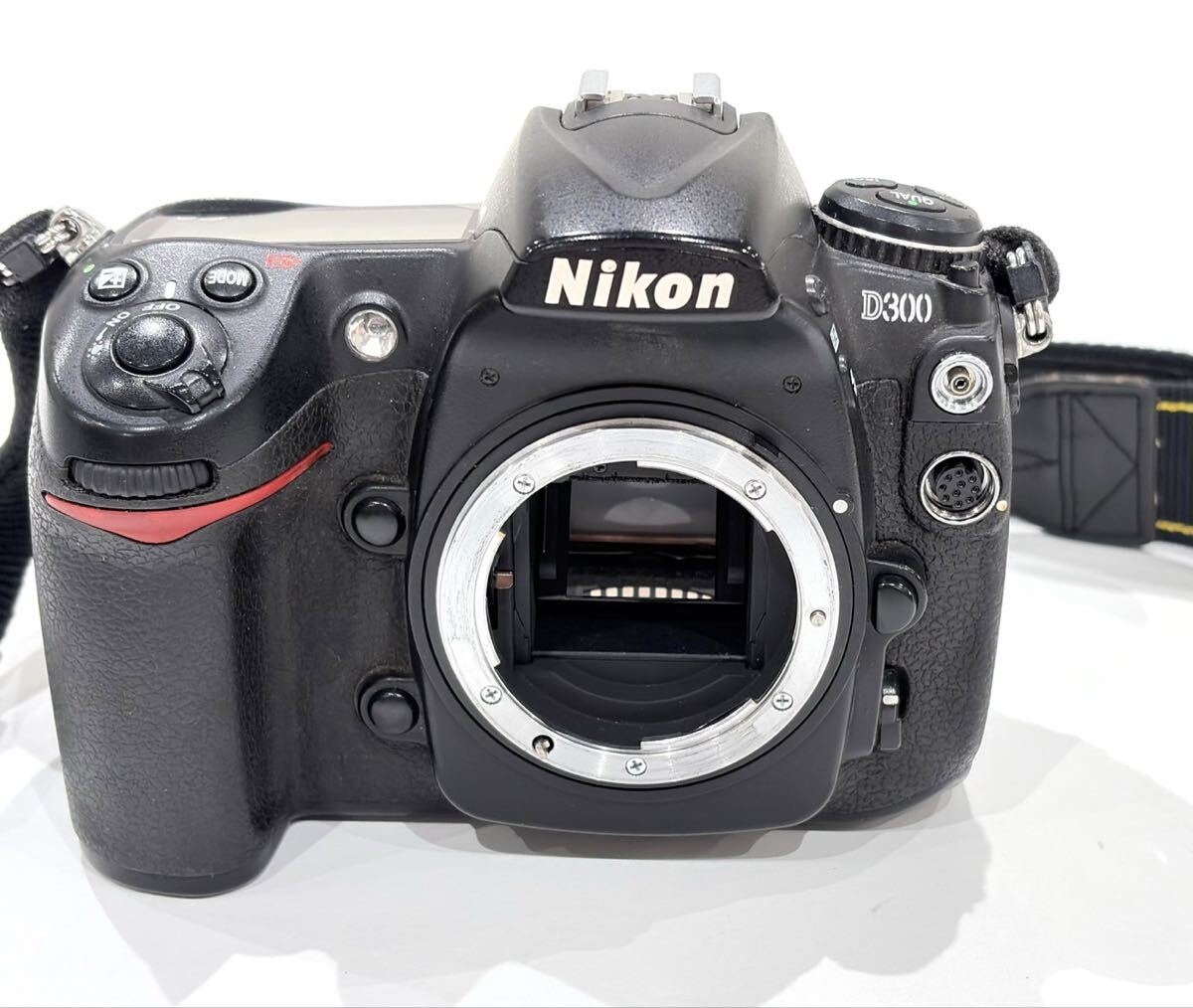 Nikon ニコン D300 ブラック ボディ デジタル一眼レフカメラ 動作未確認 現状品