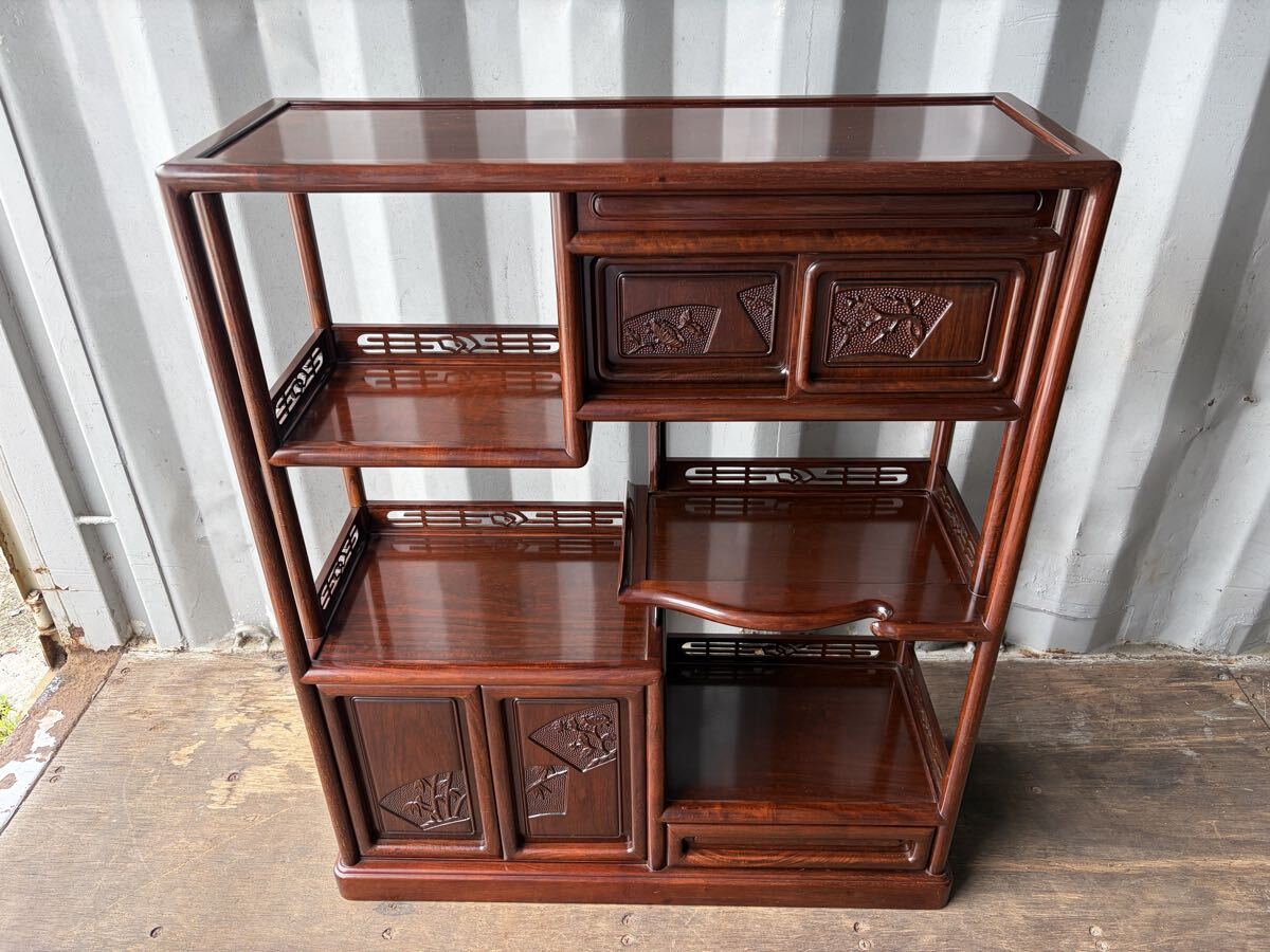 中古品☆唐木家具 飾り棚 茶棚 茶箪笥 違い棚 透かし彫り 彫刻 銘木 無垢材 和家具 和モダン アンティーク 煎茶道具 伝統工芸 飾棚 家財便C