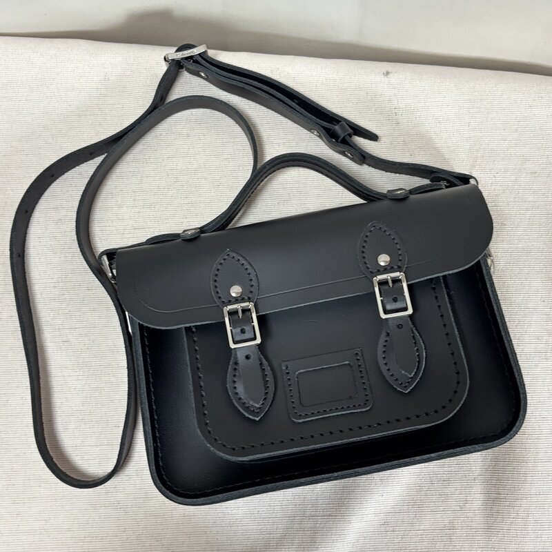 美品 The Cambridge Satched Company ケンブリッジサッチェルカンパニー ショルダーバッグ ブラック 11インチ かばん IW607AB05CMB
