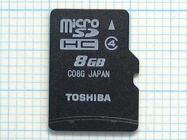 ★TOSHIBA microSDHC メモリーカード ８GB 中古★送料８５円・１８５円