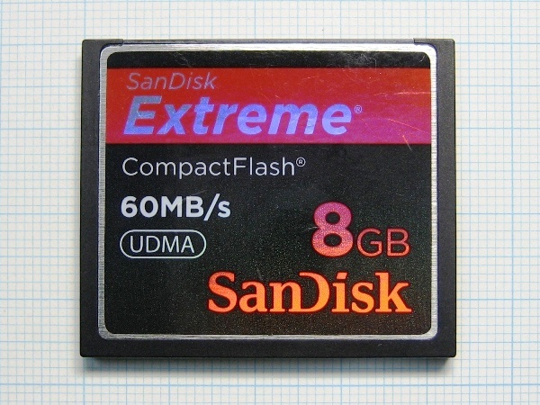 ★SanDisk コンパクトフラッシュ ８ＧＢ 中古★送料８５円・１８５円