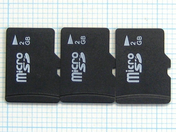 ★microＳＤカード ２ＧＢ ３枚 中古★送料８５円・１８５円