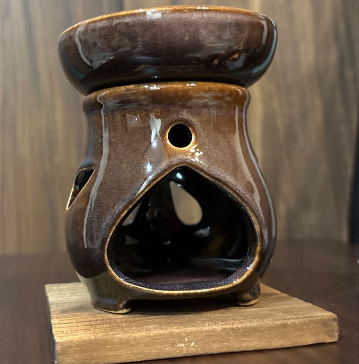 未使用 【 陶器製 くつろぎ 茶香炉 （ろう2個付き） 高さ118ミリ 幅97×97ミリ 】 インテリア 癒し 香炉 アロマポット 和風 陶器 置物 雑貨
