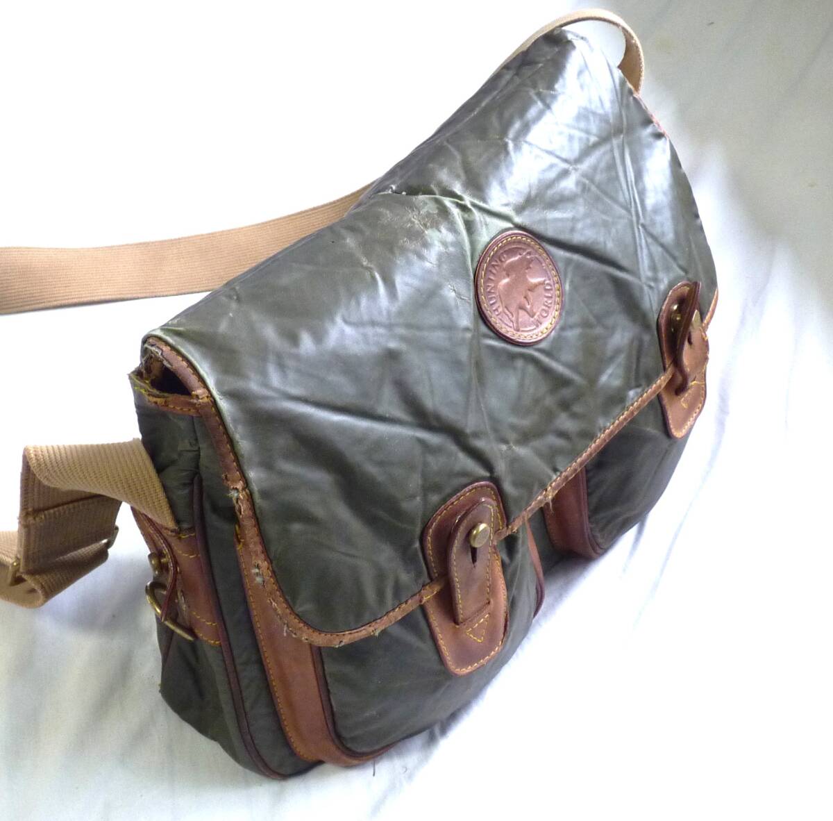 「Hunthing World ショルダーバック」USED