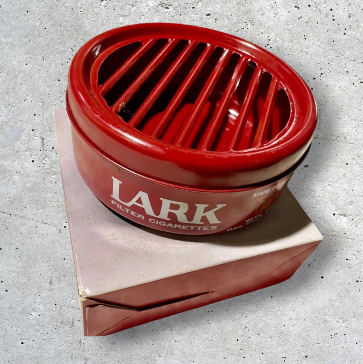 当時物　昭和レトロ　箱付き ジャンボ　LARK 灰皿 未使用に近い