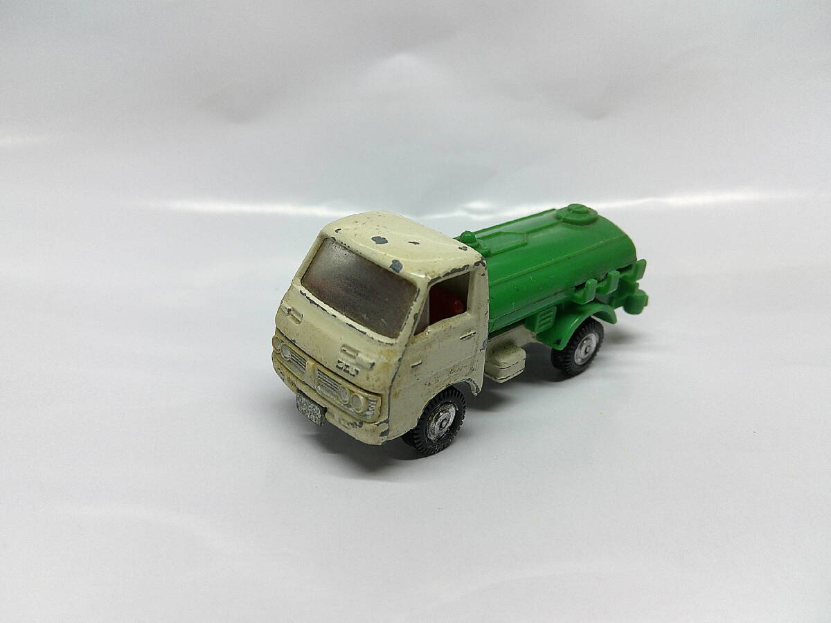 トミカ黒箱No.37-1　いすゞエルフ・バキュームカー・２Cホイール《箱無し・中古品・ホース欠損》送料140円