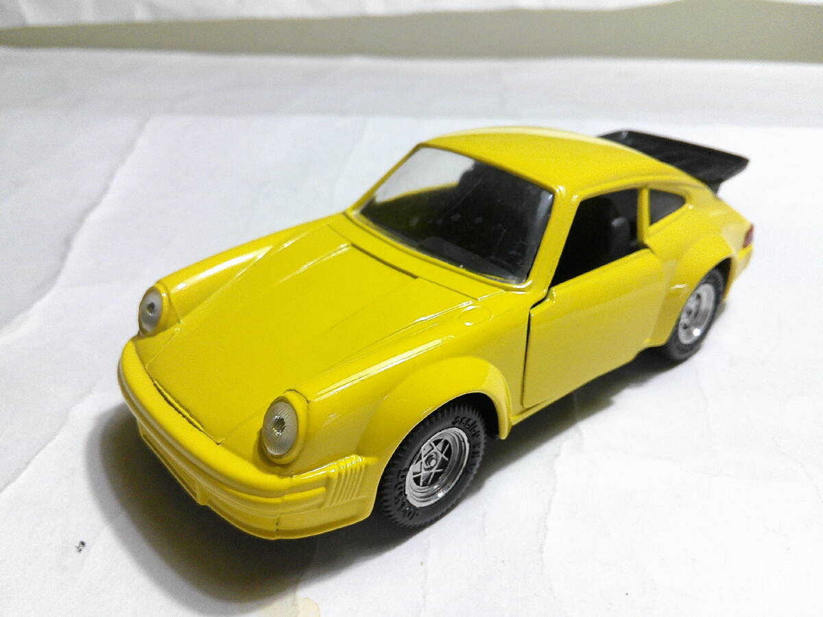 ＭIRA（スペイン製） 1/24 ポルシェ９１１（箱無し・中古品）送料660円