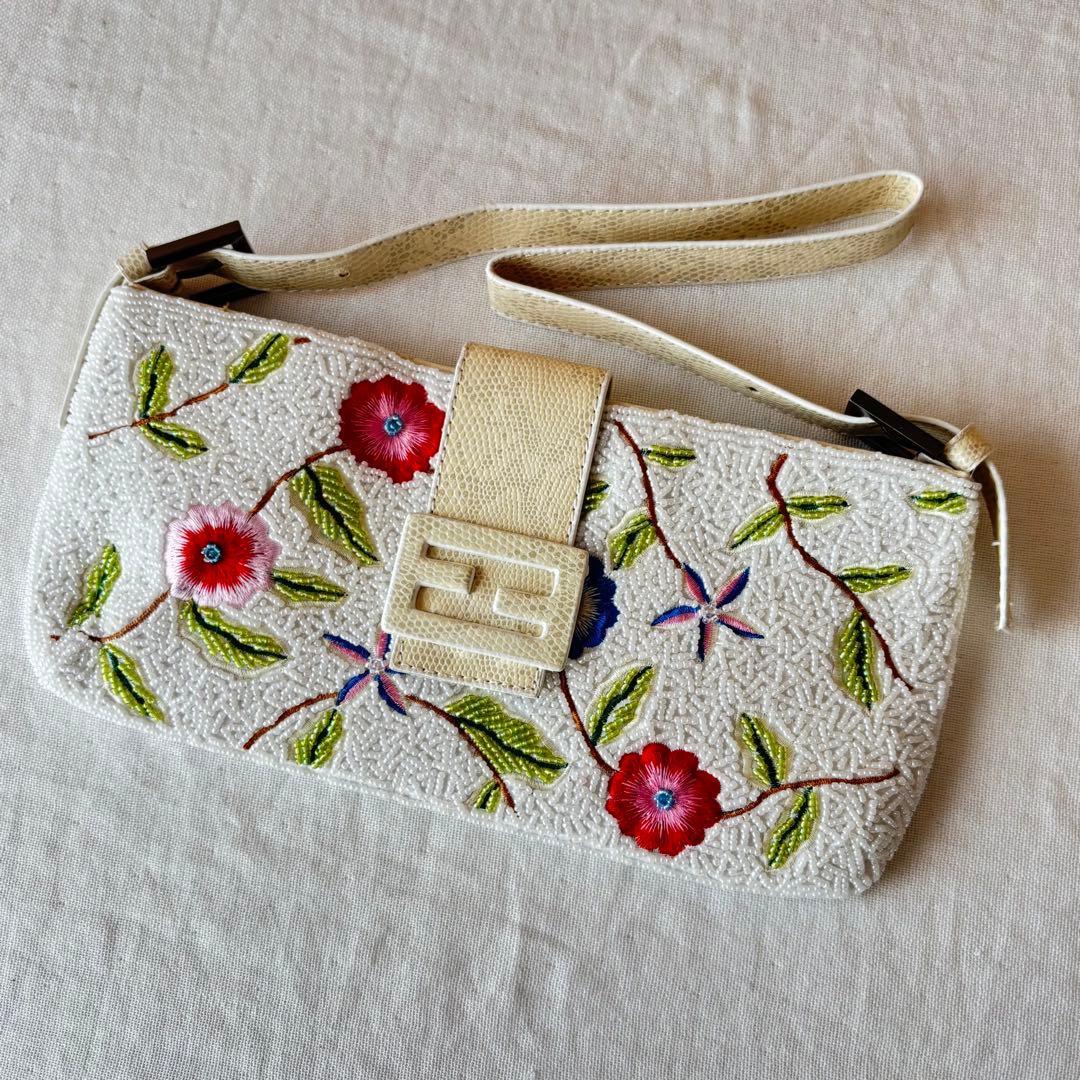 ビーズ刺繍 ミニバッグ 花柄 フラワー ビーズバッグ ホワイト