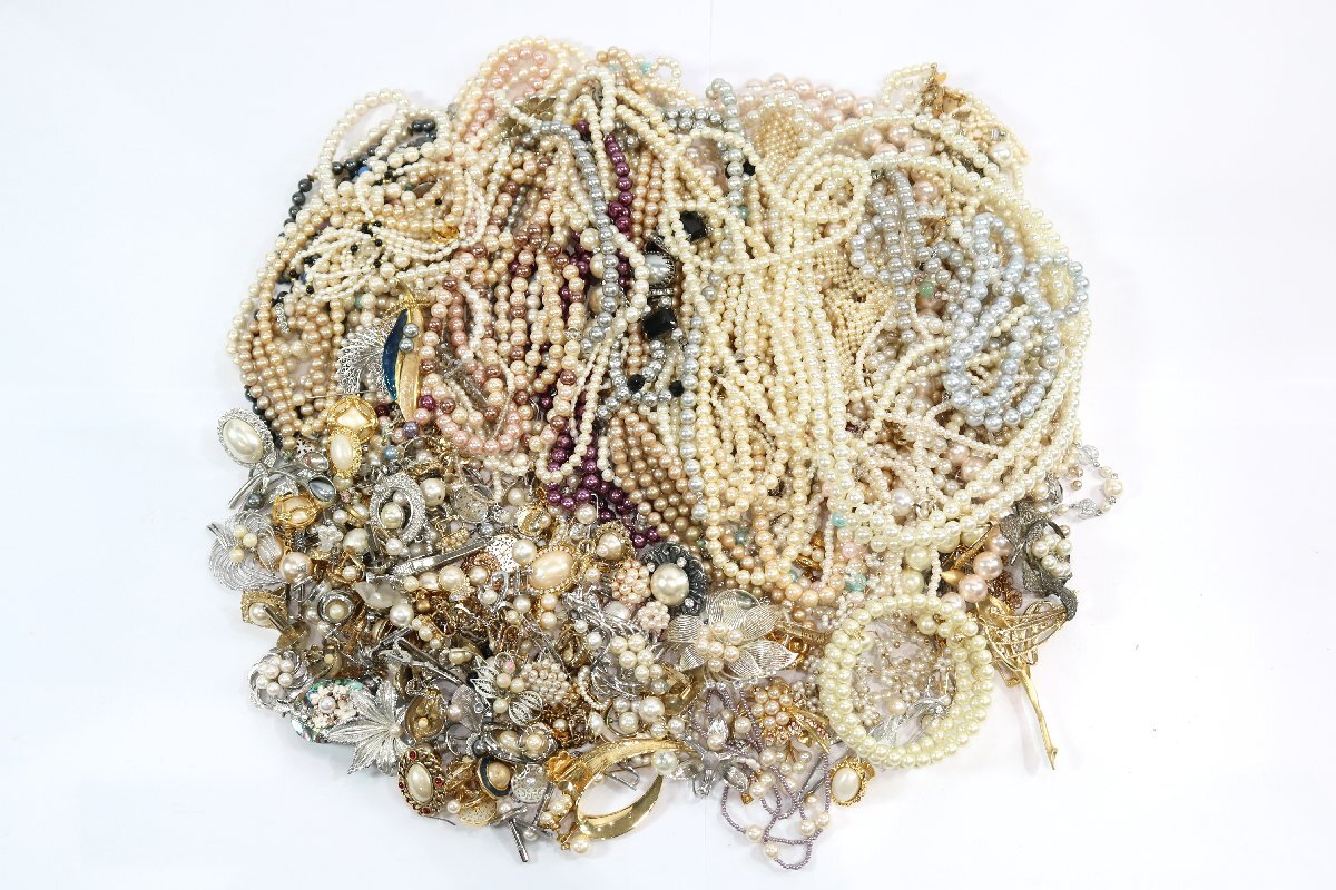 【総重量約3.4kg】フェイクパール ネックレス ブローチ ブレスレット 等 アクセサリー 真珠 イミテーション 大量まとめ 6156-HM