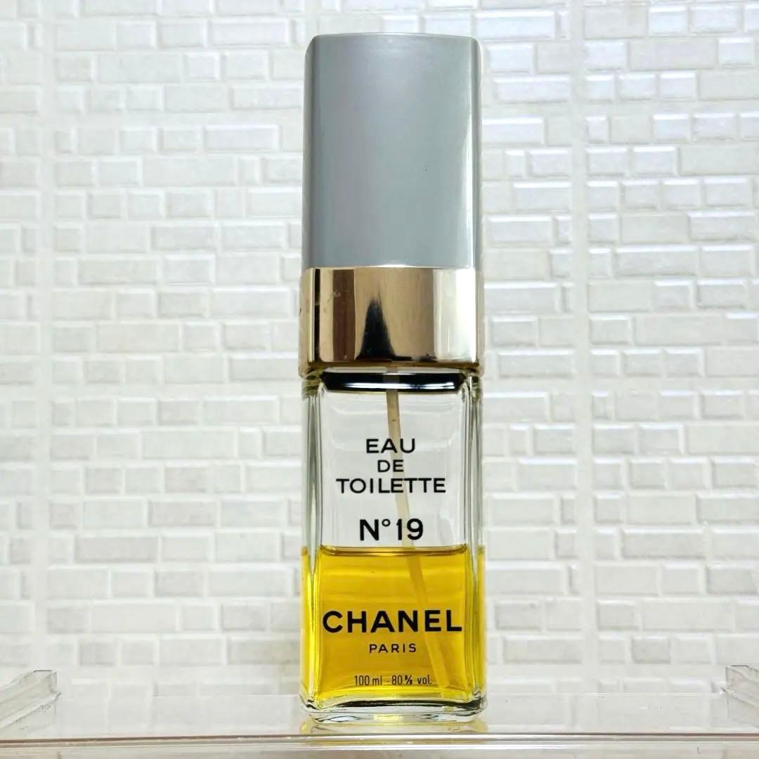シャネル N°19 オードトワレ 100ml 香水 CHANEL
