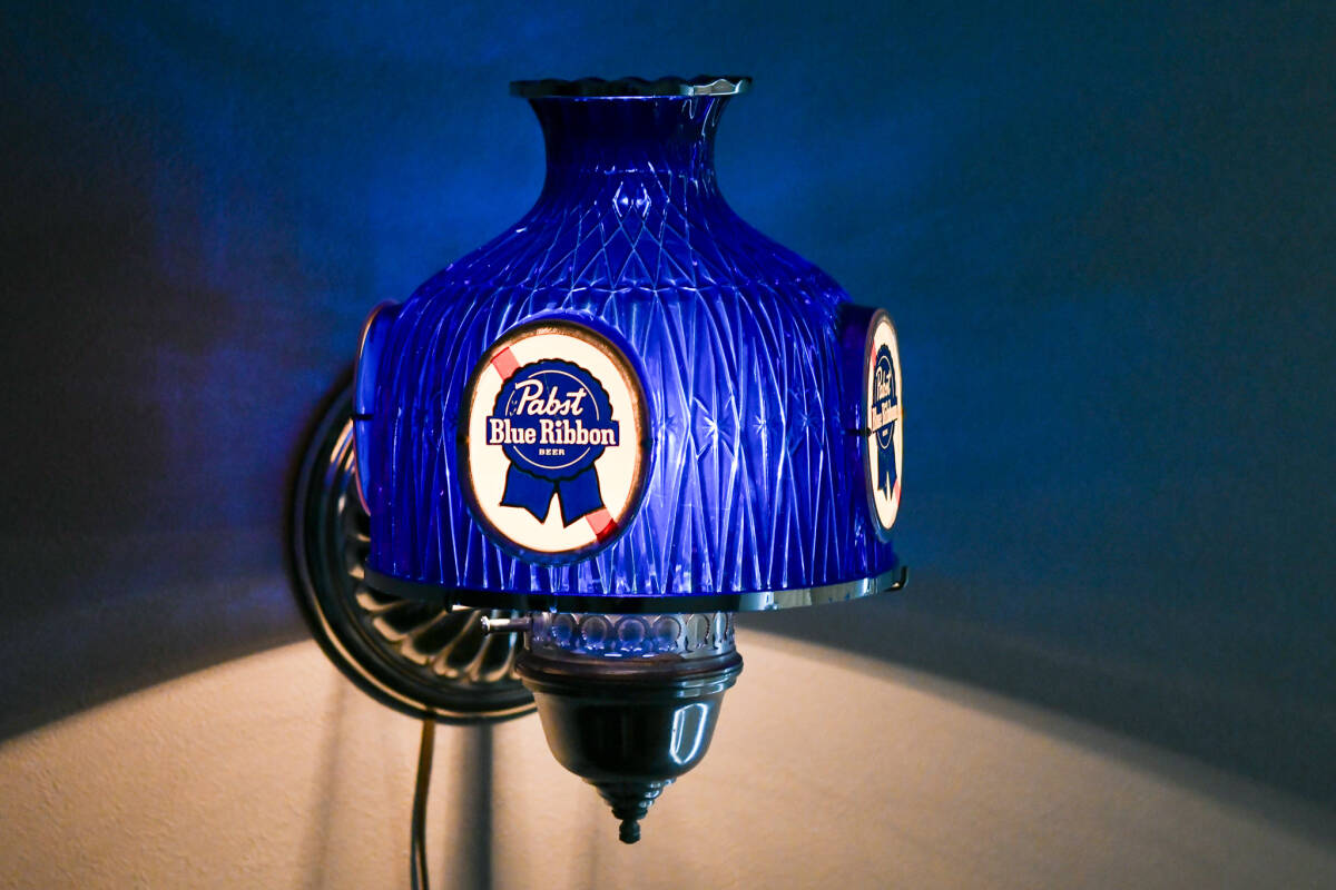 ★在庫限り 『パブスト ブルーリボン 壁掛け ランプ』 Pabst Blue Ribbon PBR ライト 照明 アメリカ ヴィンテージ 雑貨 Beer wall lamp