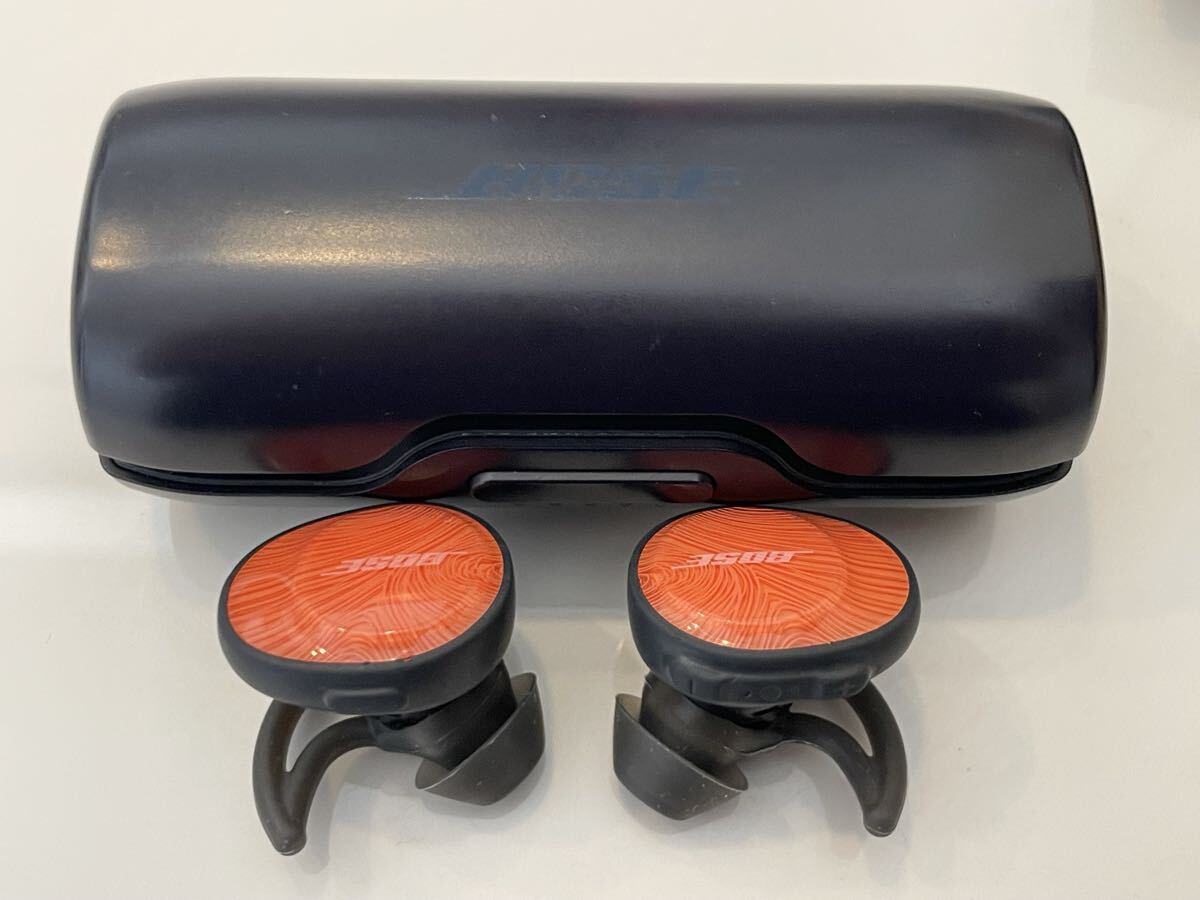 1円 送料無料 BOSE SoundSport Free 充電ケースのみ ブライトオレンジ ボーズ サウンドスポーツ フリー ワイヤレスイヤホン 本体 充電器 