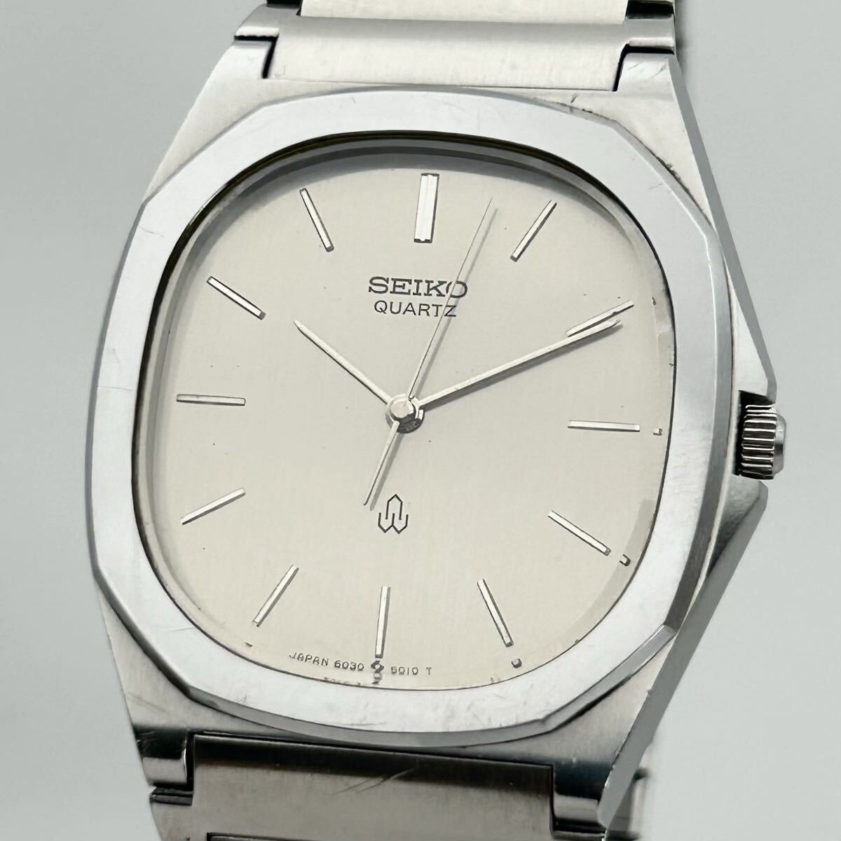 【激レア メンズ 稼働】SEIKO セイコー QUARTZ クォーツ 6030-5000 シルバー文字盤 四角 スクエア 薄型 JAPAN vintage 腕時計