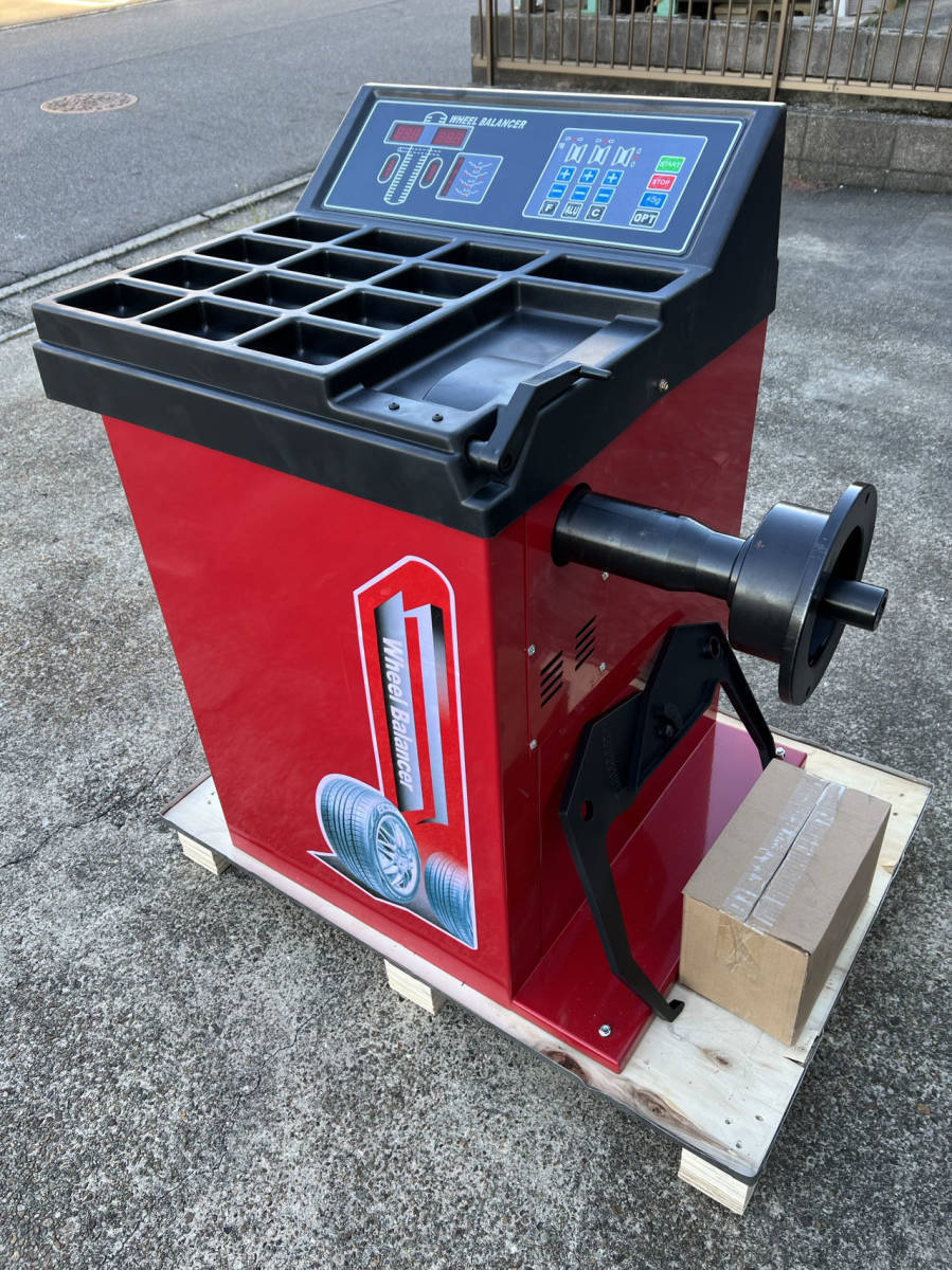 新品 1年保証 ホイールバランサー　100V　　 タイヤ　ホイル　26インチ対応　H　位置照準レーザー器付 未使用