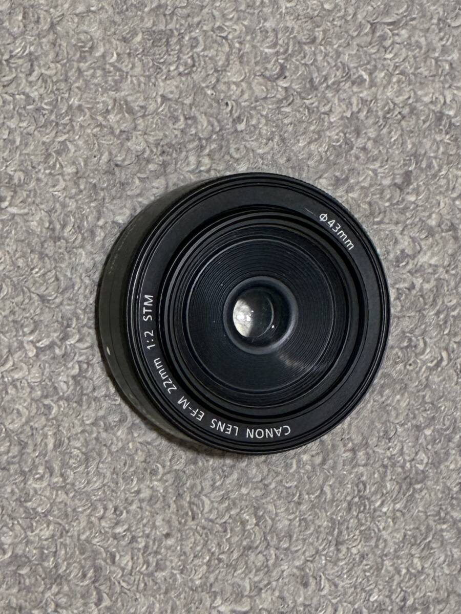 Canon 単焦点広角レンズ EF-M22mm F2 STM ミラーレス一眼対応 ブラック、黒色