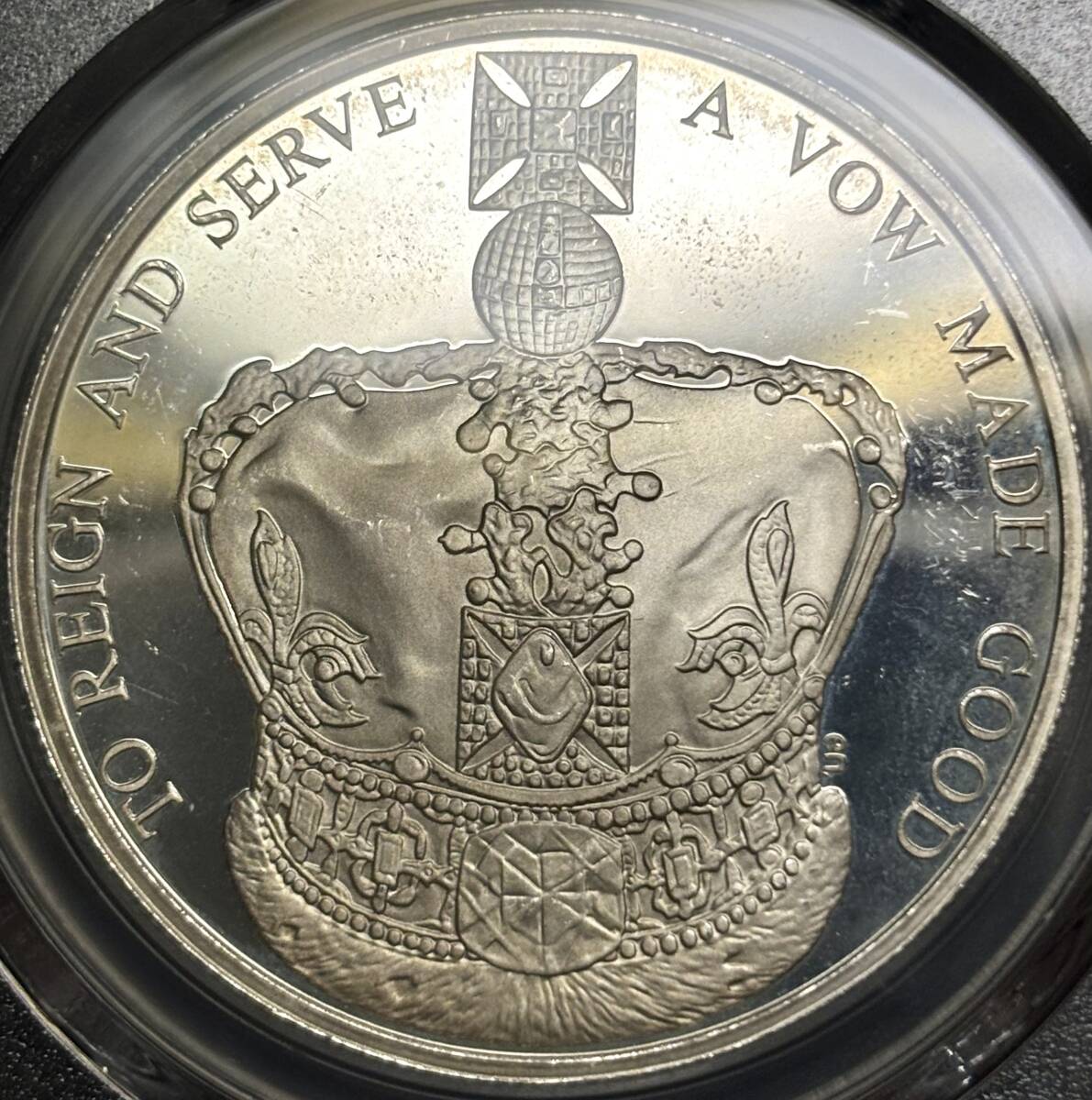 【イギリス大型銀貨】(PCGS-PR66DCAM 2013年)