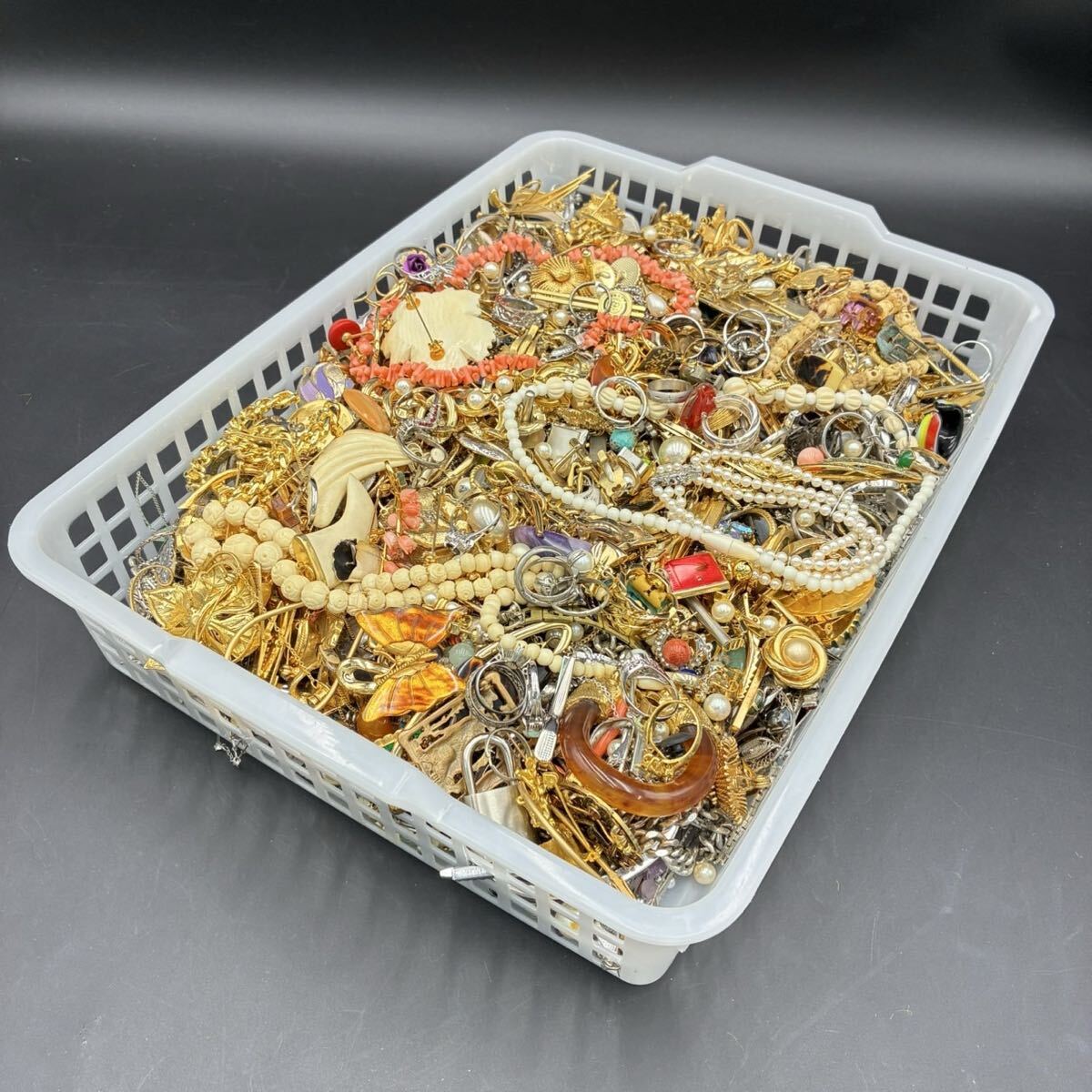 ◎1円スタート メッキ アクセサリー まとめ 大量 ネックレス ブローチ 等 総重量約6.6kg UI0606へ