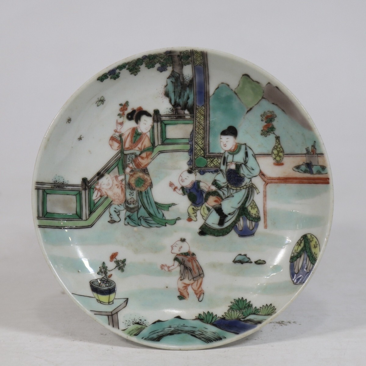 中国古美術 清時代 粉彩 皿 骨董 古玩 時代物 中国美術 古美術 骨董品 唐物 当時物 置物 径13.8cm w8