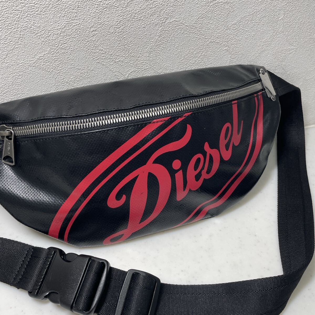 DIESEL ディーゼル ボディバッグ ウエストポーチ ブラック×レッド ロゴ レザー