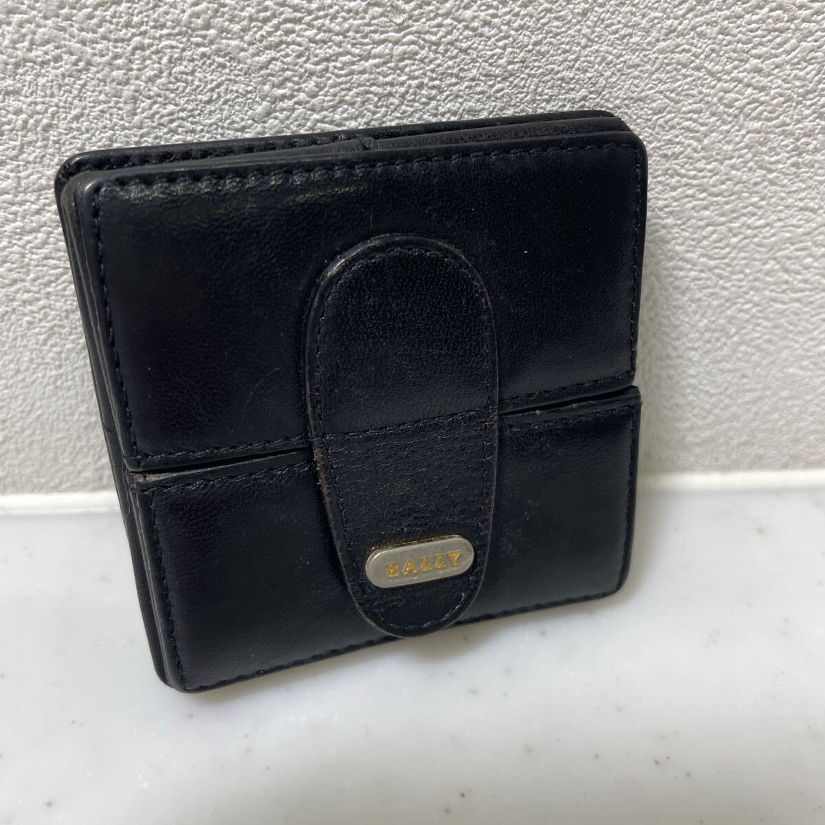 BALLY バリー 二つ折り財布 レザー ブラック ロゴ金具 黒 小銭入れ