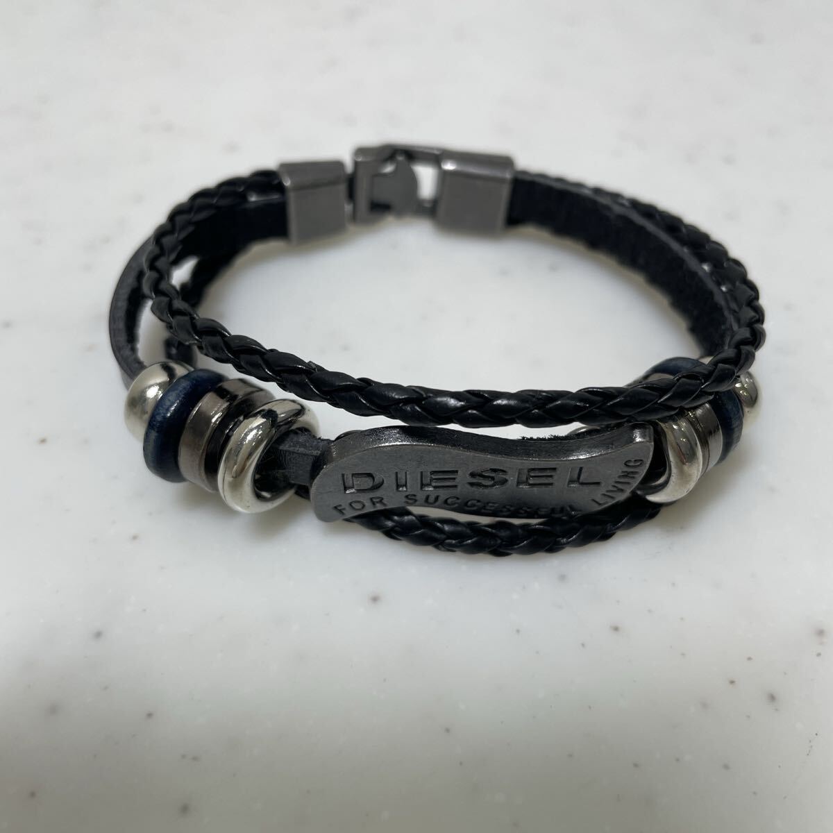 DIESEL ディーゼル レザーブレスレット ブラック ロゴプレート ブラック バングル レザー