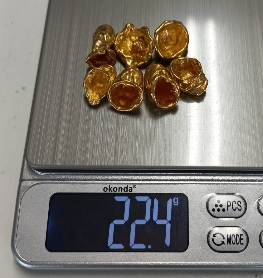 被せ物 約22.4g 被せ物 金歯 金属 金塊 歯科金属 材質不明 磁気はございません