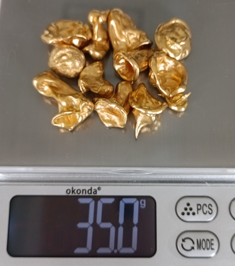 ② 金歯 約35.0g 被せ物 金属 金塊 歯科金属 材質不明 磁気はございません