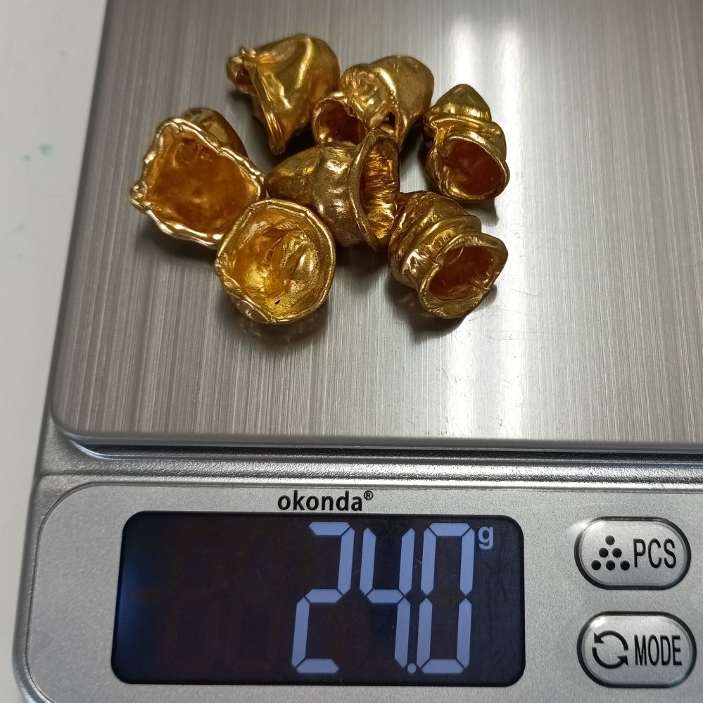 ② 金歯 約24.0 g 被せ物 金属 金塊 歯科金属 材質不明 磁気はございません
