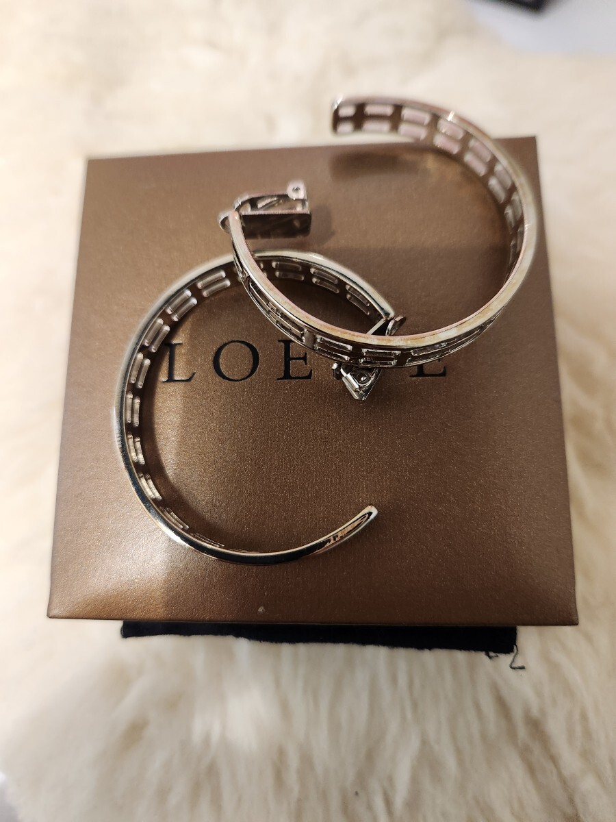 LOEWE ロエベ アナグラム イヤリング シルバーカラー(9180-1-1)