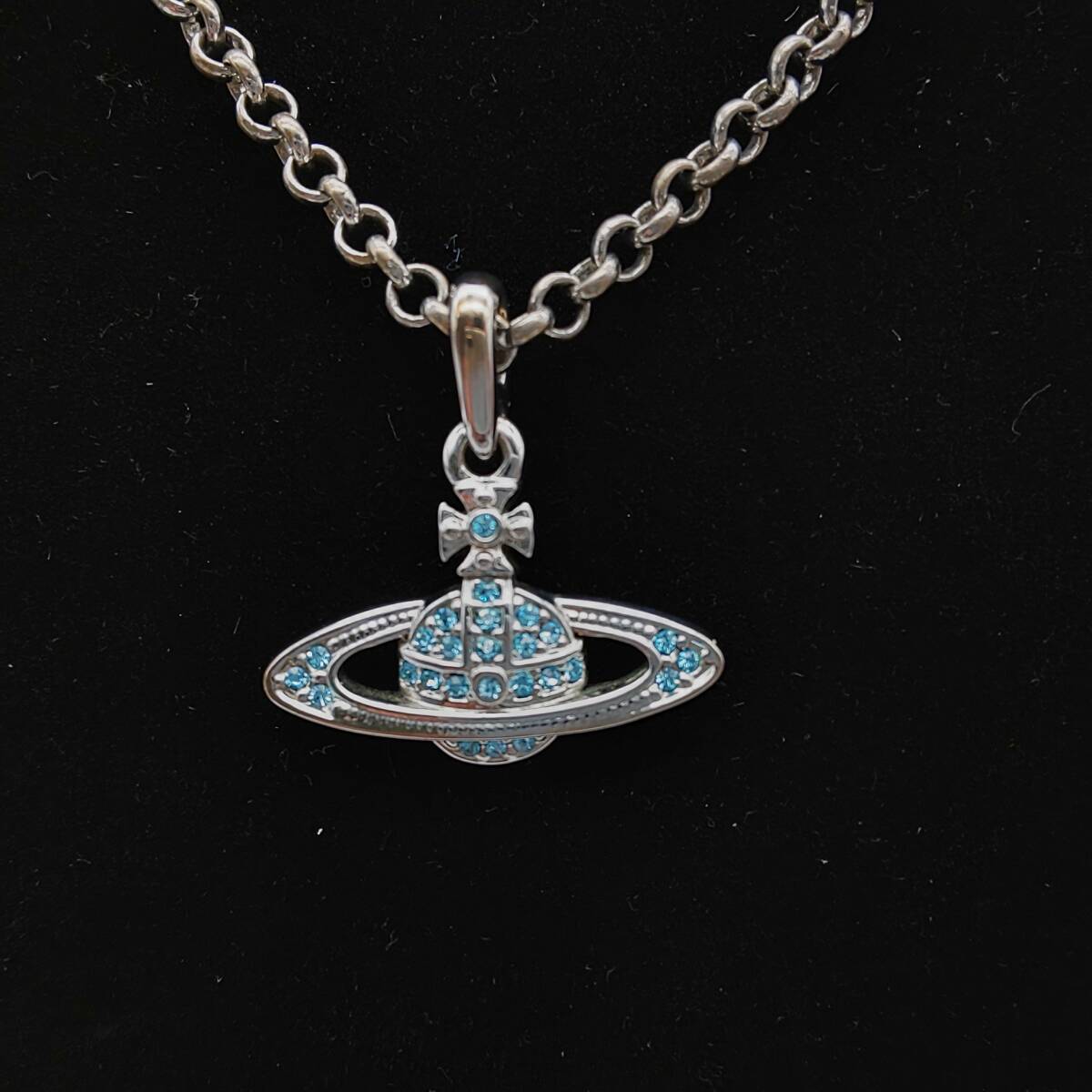 Vivienne Westwood ヴィヴィアンウエストウッド ミニバスレリーフペンダント ネックレス アクセサリー 宝飾品 ブルージルコ