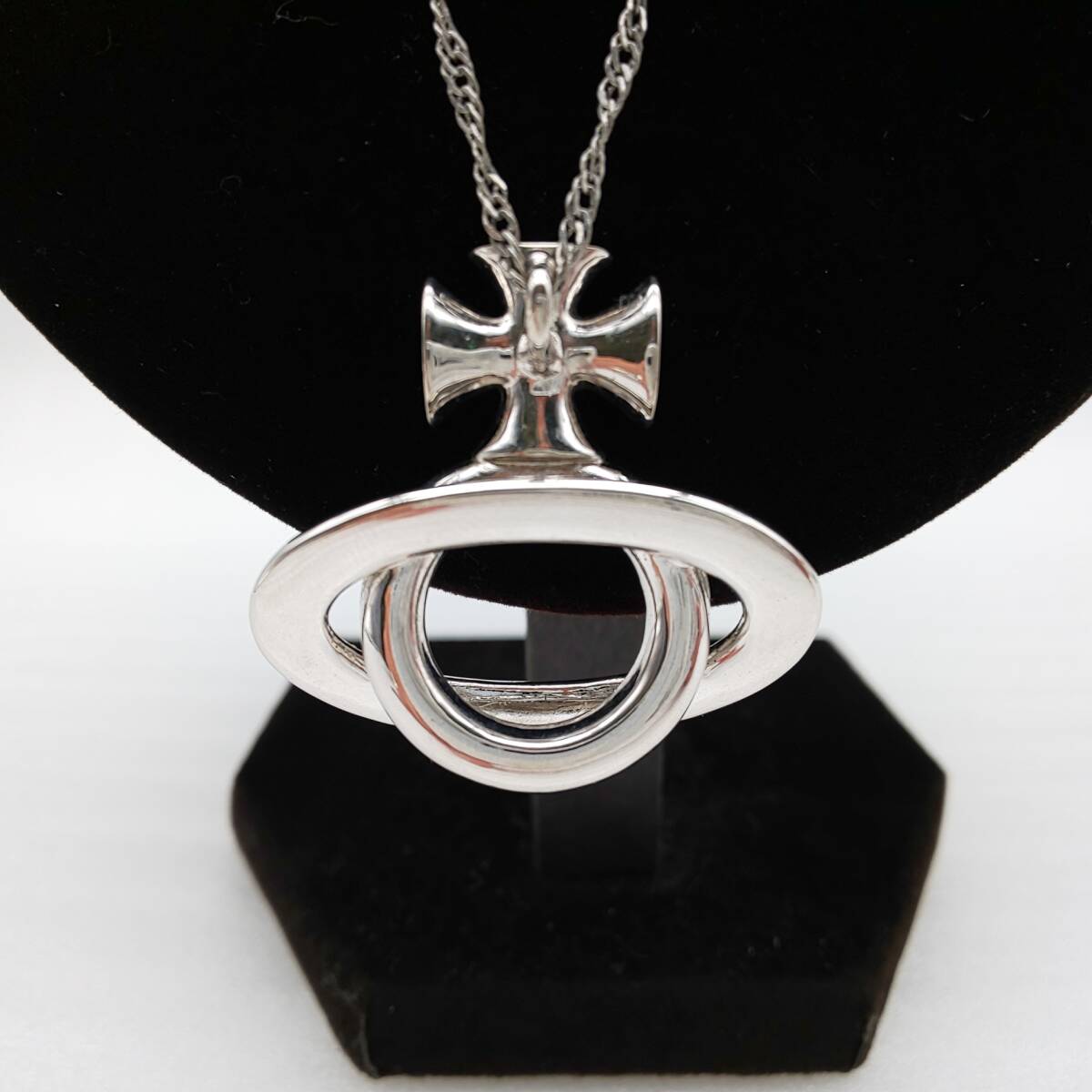 Vivienne Westwood ヴィヴィアンウエストウッド シルバーカラー グラスホルダー ネックレス アクセサリー 宝飾品