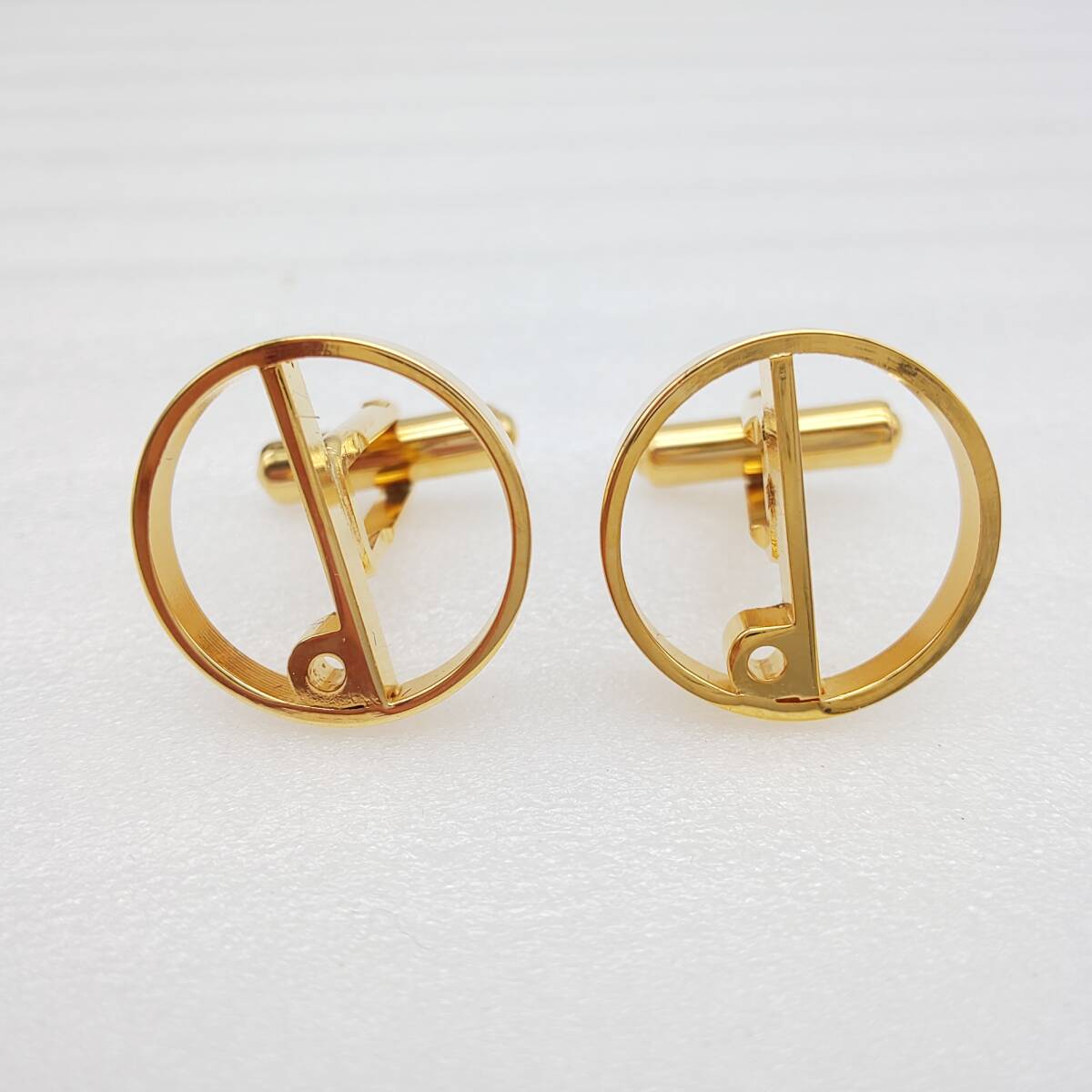 dunhill ダンヒル カフス ゴールドカラー dロゴ アクセサリー 宝飾品 