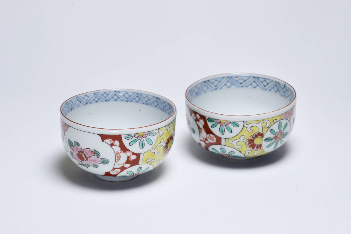 時代　有田焼　色絵　茶碗一対　染錦　陶磁器　茶道具　日本美術／古美術／骨董品　L08032