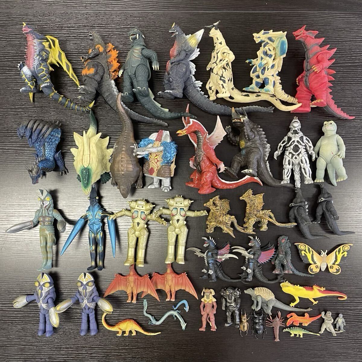 【5R16】1円スタート BANDAI ウルトラ怪獣 フィギュア まとめ 40点以上 ソフビ ウルトラマンシリーズ　円谷プロ 当時物 その他 恐竜 昆虫等