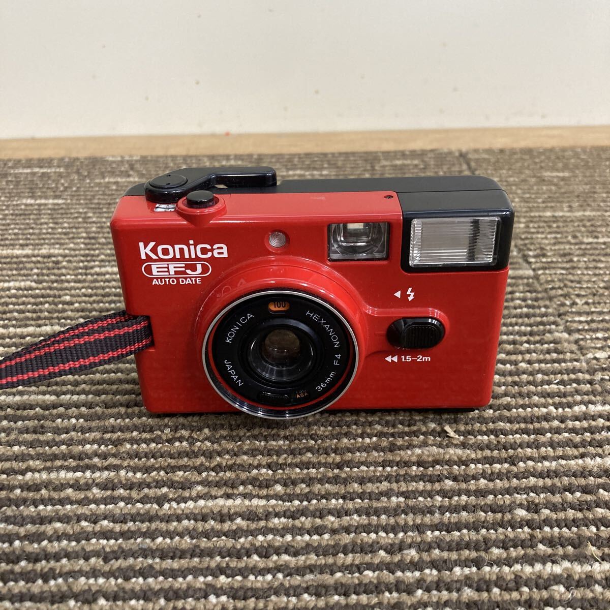 ● Konica EFJ AUTO DATE コニカ コンパクトフィルムカメラ レッド フィルムカメラ 本体のみ 通電未確認