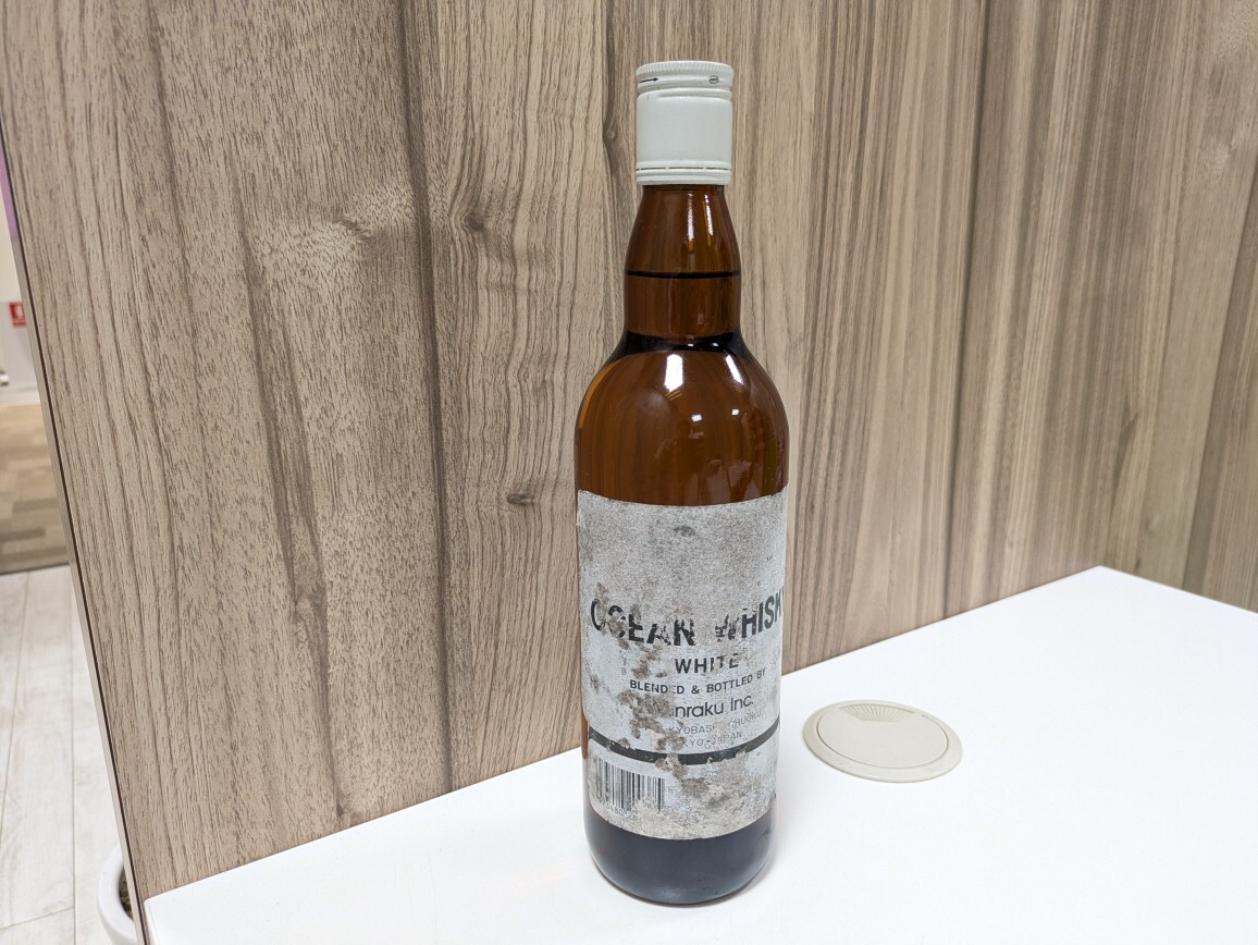 三楽 オーシャン ウイスキー ホワイト OCEAN WHISKY WHITE 640ml 37% ラベルにダメージが有り 未開栓 自宅保管品 古酒 洋酒 ◆31535