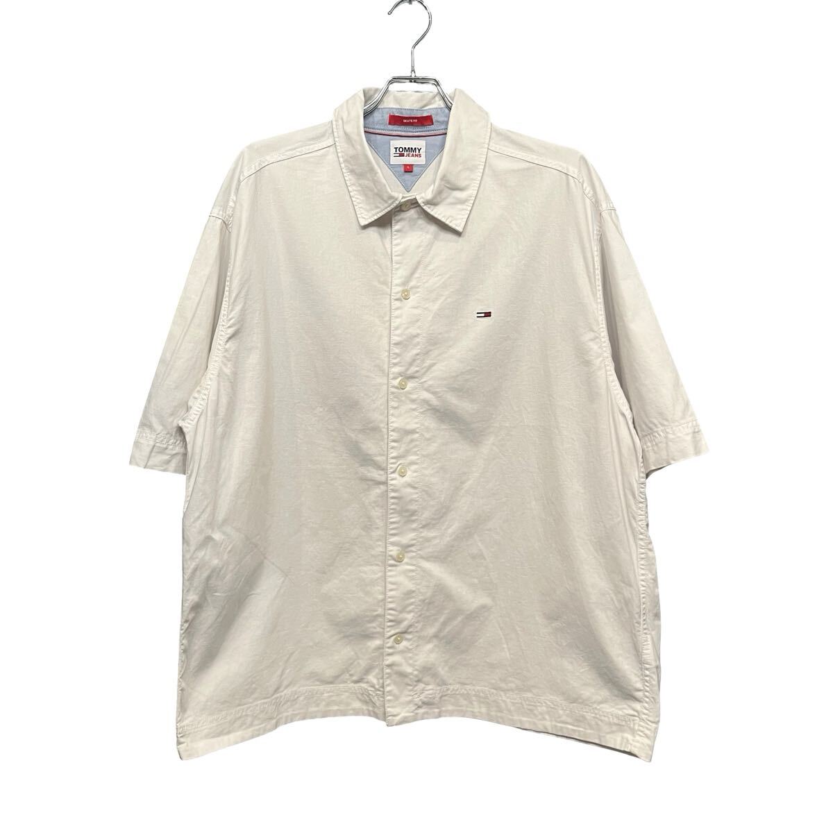 ※MT2 TOMMY JEANS トミージーンズ 半袖シャツ ホワイト ボックスシルエット コットン100% バックプリント サイズL
