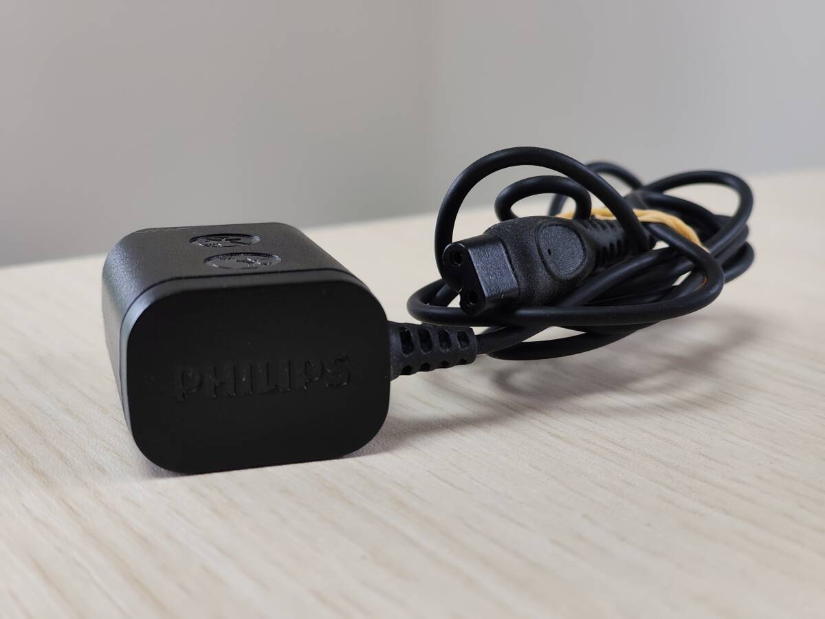 PHILIPS ACアダプター HQ850