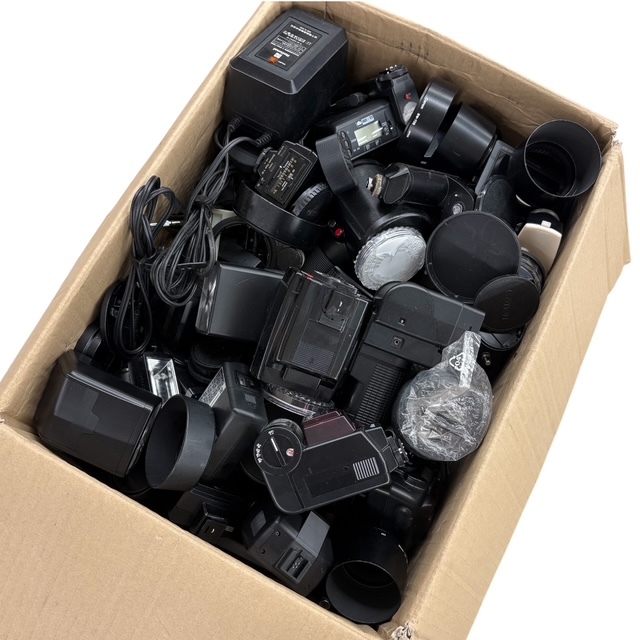 \1～ フィルムカメラ 一眼レフ 中判 付属品 アクセサリー レンズカバー フィルター フード ストロボ ライト まとめ Nikon Canon 1スタ ④