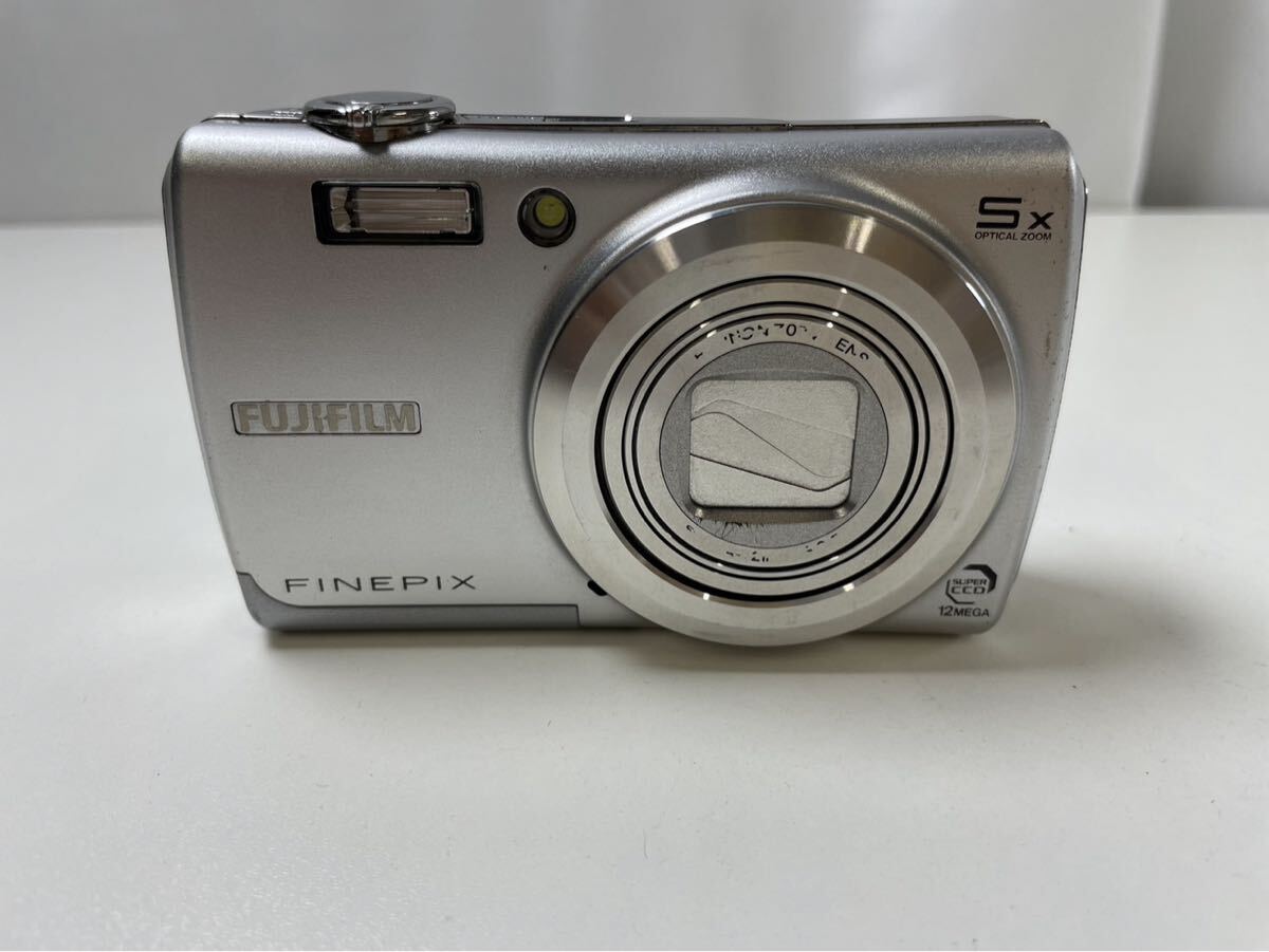 97T-5-3 FUJIFILM FinePix F100fd ファインピックス コンパクトデジタルカメラ シルバー 通電のみ確認済み