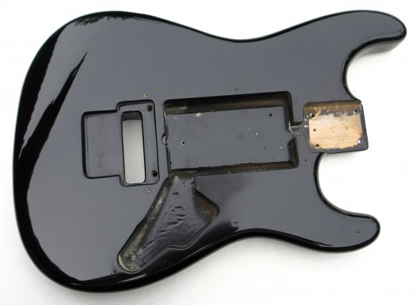 FERNANDES　フェルナンデス　ストラト型ボディ　ロック式ブリッジ、ピックガード対応　黒　程度上　89年製FERNANDES FST-65