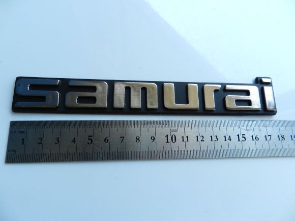◆汎用◆ジムニー Jimnyに 海外仕様サムライ◆SAMURAI エンブレム JB64W/JB74Wに ステッカーSJ413☆SJ30,JA71,JA11
