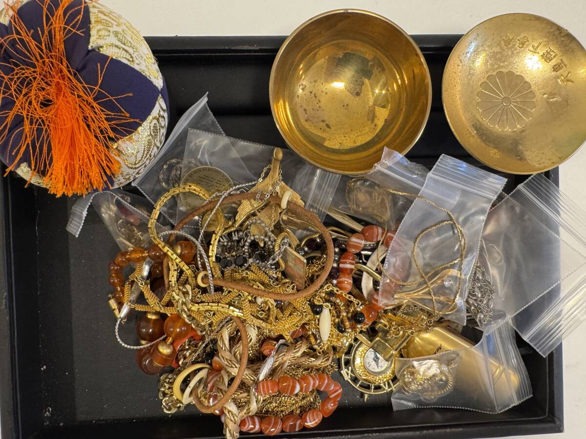 イミテーション　まとめ売りセット売り　5ネックレス　リング　ブレスレット　メガネ　アクセサリー　