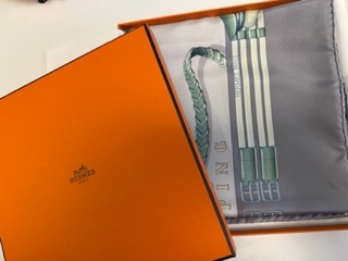 ◆エルメス　HERMES シルクスカーフ　カレ90 