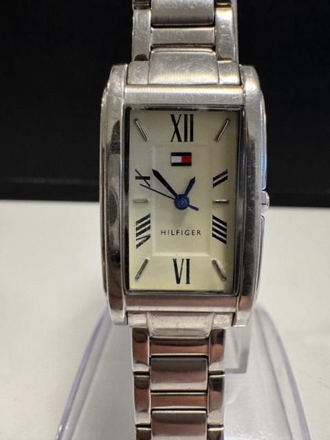 Tommy Hilfiger　腕時計　時計　シルバー